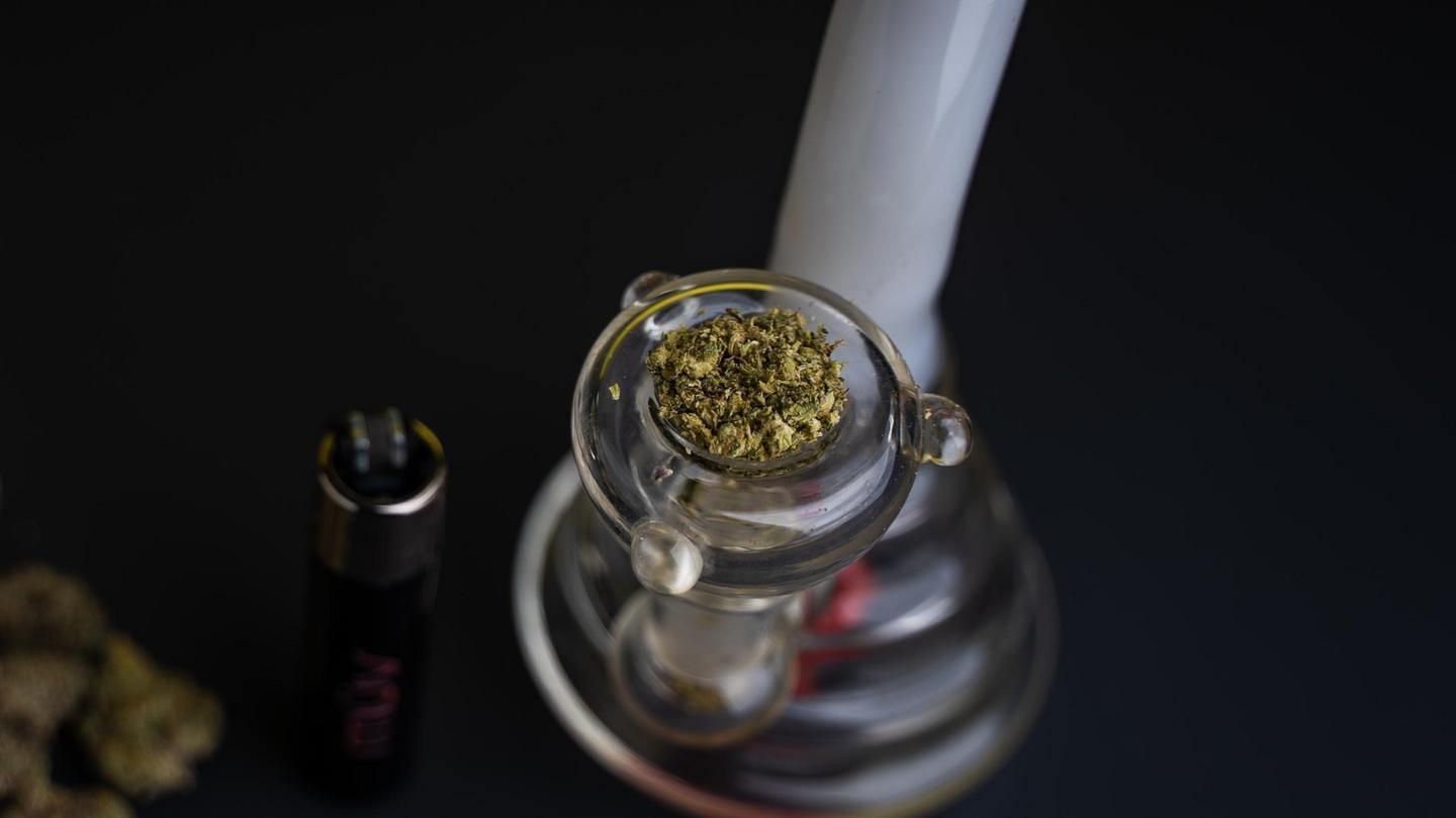 how to smoke a bowl
